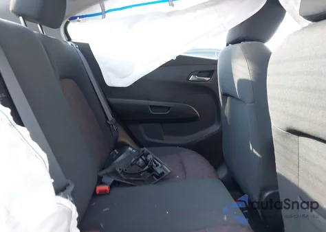 2018 Chevrolet Sonic Lt Auto z USA, uszkodzony, nr VIN 1G1JD5SH7J4112094